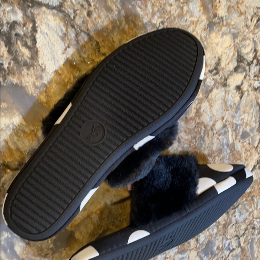 Victoria’s Secret Slippers - Picture 5 of 5